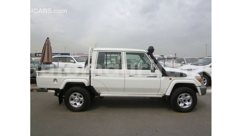 Big with watermark toyota land cruiser adrar import dubai 2916