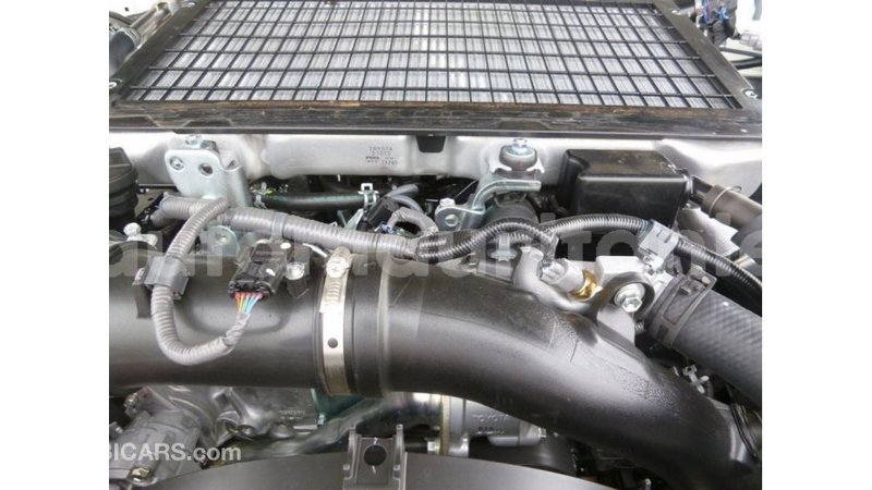 Big with watermark toyota land cruiser adrar import dubai 2916