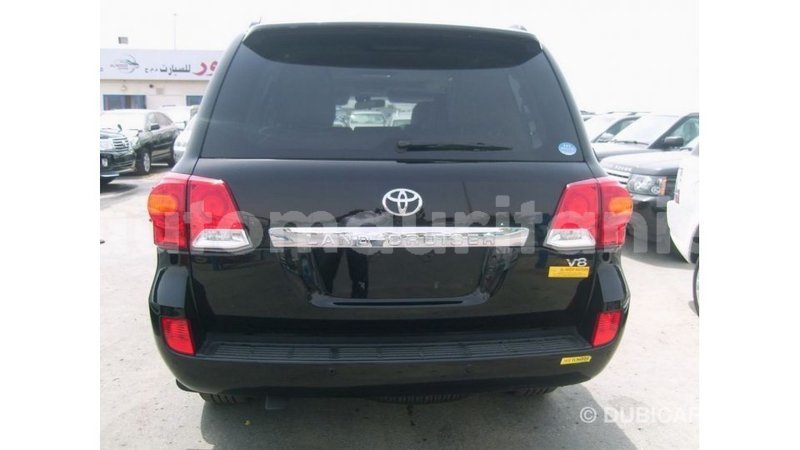 Big with watermark toyota land cruiser adrar import dubai 2925