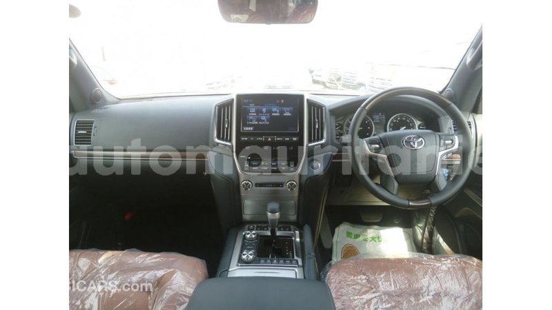 Big with watermark toyota land cruiser adrar import dubai 2926