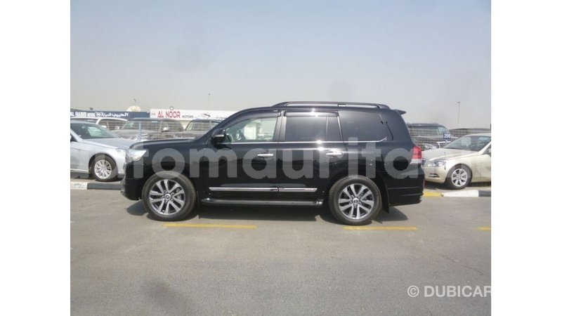 Big with watermark toyota land cruiser adrar import dubai 2926