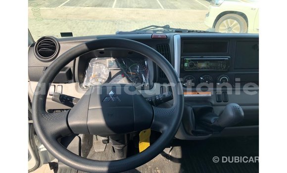 Acheter Import Voiture Mitsubishi Carisma Blanc à Import - Dubai, Adrar Acheter Import Voiture Mitsubishi Carisma Blanc à Import - Dubai, Adrar