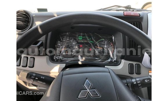 Acheter Import Voiture Mitsubishi Carisma Blanc à Import - Dubai, Adrar Acheter Import Voiture Mitsubishi Carisma Blanc à Import - Dubai, Adrar