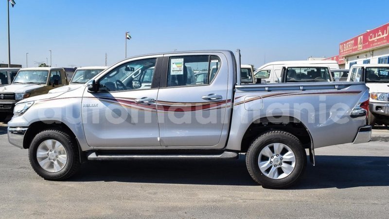 Big with watermark toyota hilux adrar import dubai 2931
