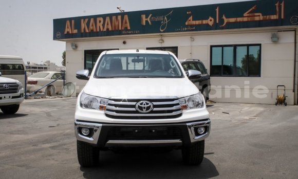 Acheter Import Voiture Toyota Hilux Blanc à Import - Dubai, Adrar Acheter Import Voiture Toyota Hilux Blanc à Import - Dubai, Adrar