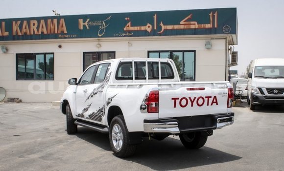 Acheter Import Voiture Toyota Hilux Blanc à Import - Dubai, Adrar Acheter Import Voiture Toyota Hilux Blanc à Import - Dubai, Adrar