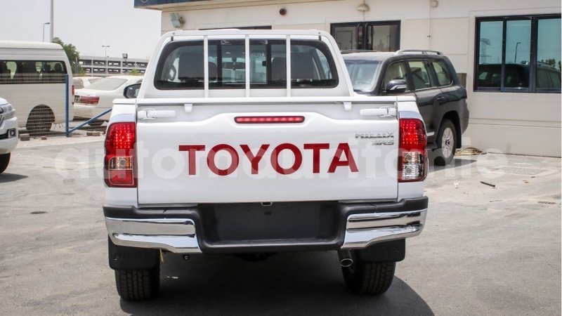 Big with watermark toyota hilux adrar import dubai 2932