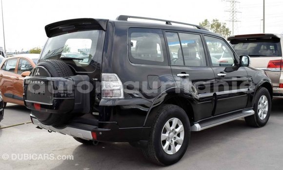 Acheter Import Voiture Mitsubishi Pajero Noir à Import - Dubai, Adrar Acheter Import Voiture Mitsubishi Pajero Noir à Import - Dubai, Adrar