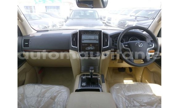 Acheter Import Voiture Toyota Land Cruiser Blanc à Import - Dubai, Adrar Acheter Import Voiture Toyota Land Cruiser Blanc à Import - Dubai, Adrar