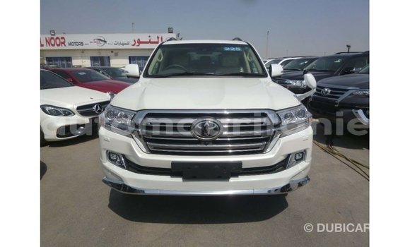 Acheter Import Voiture Toyota Land Cruiser Blanc à Import - Dubai, Adrar Acheter Import Voiture Toyota Land Cruiser Blanc à Import - Dubai, Adrar