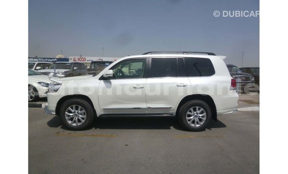 Acheter Import Voiture Toyota Land Cruiser Blanc à Import - Dubai, Adrar Acheter Import Voiture Toyota Land Cruiser Blanc à Import - Dubai, Adrar