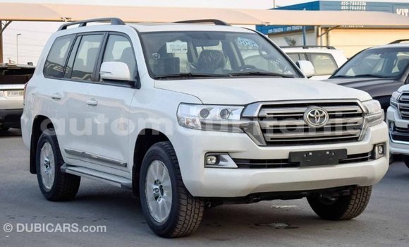 Buy Import Toyota Land Cruiser White Car in Import - Dubai in Adrar Buy Import Toyota Land Cruiser White Car in Import - Dubai in Adrar