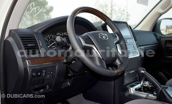Buy Import Toyota Land Cruiser White Car in Import - Dubai in Adrar Buy Import Toyota Land Cruiser White Car in Import - Dubai in Adrar