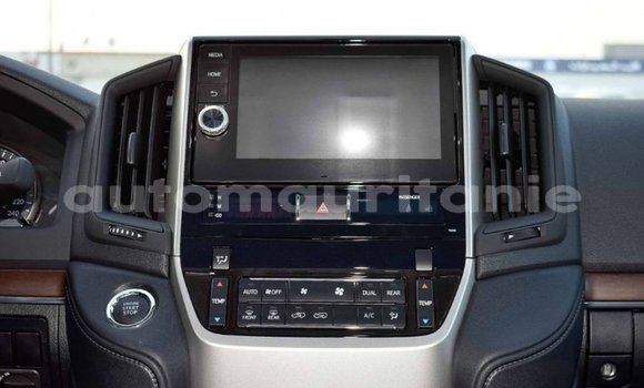 Buy Import Toyota Land Cruiser White Car in Import - Dubai in Adrar Buy Import Toyota Land Cruiser White Car in Import - Dubai in Adrar