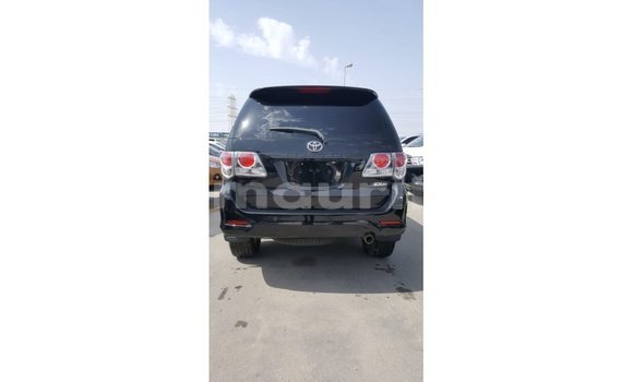 Acheter Import Voiture Toyota Fortuner Noir à Import - Dubai, Adrar Acheter Import Voiture Toyota Fortuner Noir à Import - Dubai, Adrar