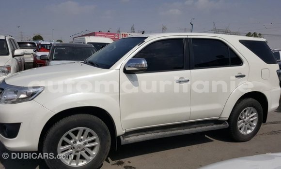 Acheter Import Voiture Toyota Fortuner Blanc à Import - Dubai, Adrar Acheter Import Voiture Toyota Fortuner Blanc à Import - Dubai, Adrar