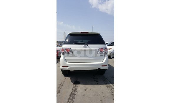 Acheter Import Voiture Toyota Fortuner Blanc à Import - Dubai, Adrar Acheter Import Voiture Toyota Fortuner Blanc à Import - Dubai, Adrar