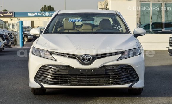 Acheter Import Voiture Toyota Camry Blanc à Import - Dubai, Adrar Acheter Import Voiture Toyota Camry Blanc à Import - Dubai, Adrar