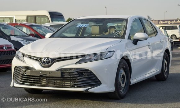 Acheter Import Voiture Toyota Camry Blanc à Import - Dubai, Adrar Acheter Import Voiture Toyota Camry Blanc à Import - Dubai, Adrar