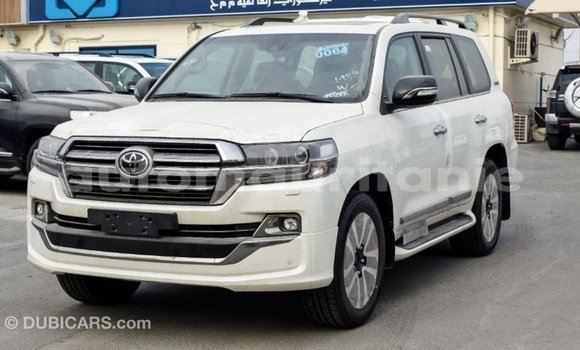 Buy Import Toyota Land Cruiser White Car in Import - Dubai in Adrar Buy Import Toyota Land Cruiser White Car in Import - Dubai in Adrar