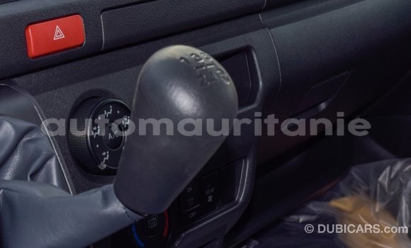 Acheter Import Voiture Toyota Hiace Blanc à Import - Dubai, Adrar Acheter Import Voiture Toyota Hiace Blanc à Import - Dubai, Adrar