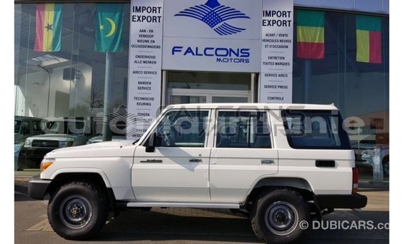 Buy Import Toyota Land Cruiser White Car in Import - Dubai in Adrar Buy Import Toyota Land Cruiser White Car in Import - Dubai in Adrar