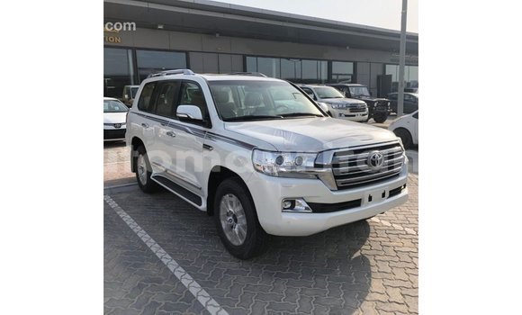 Acheter Import Voiture Toyota Land Cruiser Blanc à Import - Dubai, Adrar Acheter Import Voiture Toyota Land Cruiser Blanc à Import - Dubai, Adrar