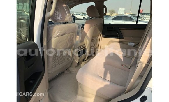 Acheter Import Voiture Toyota Land Cruiser Blanc à Import - Dubai, Adrar Acheter Import Voiture Toyota Land Cruiser Blanc à Import - Dubai, Adrar