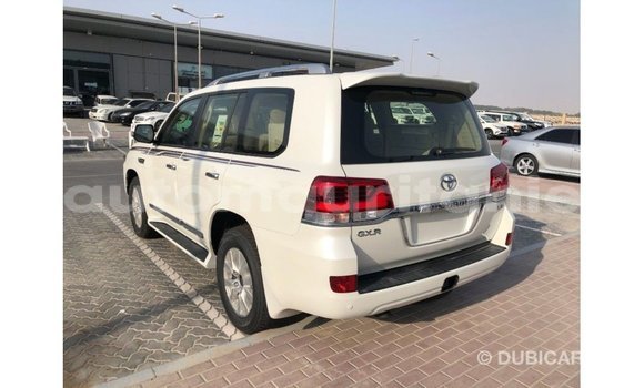 Acheter Import Voiture Toyota Land Cruiser Blanc à Import - Dubai, Adrar Acheter Import Voiture Toyota Land Cruiser Blanc à Import - Dubai, Adrar