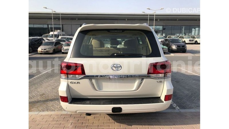 Big with watermark toyota land cruiser adrar import dubai 2959