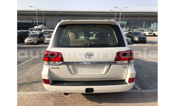 Acheter Import Voiture Toyota Land Cruiser Blanc à Import - Dubai, Adrar Acheter Import Voiture Toyota Land Cruiser Blanc à Import - Dubai, Adrar