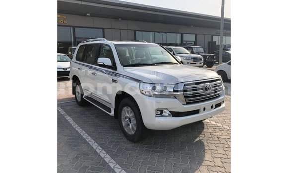 Acheter Import Voiture Toyota Land Cruiser Blanc à Import - Dubai, Adrar Acheter Import Voiture Toyota Land Cruiser Blanc à Import - Dubai, Adrar
