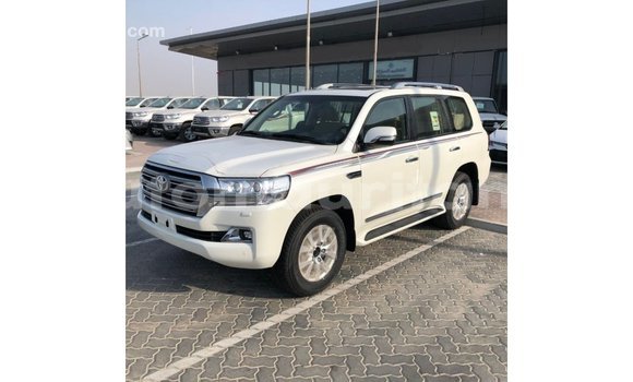 Acheter Import Voiture Toyota Land Cruiser Blanc à Import - Dubai, Adrar Acheter Import Voiture Toyota Land Cruiser Blanc à Import - Dubai, Adrar