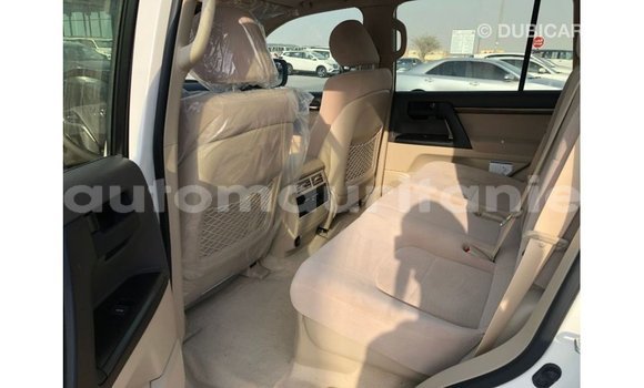 Acheter Import Voiture Toyota Land Cruiser Blanc à Import - Dubai, Adrar Acheter Import Voiture Toyota Land Cruiser Blanc à Import - Dubai, Adrar