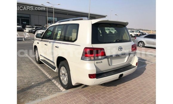 Acheter Import Voiture Toyota Land Cruiser Blanc à Import - Dubai, Adrar Acheter Import Voiture Toyota Land Cruiser Blanc à Import - Dubai, Adrar