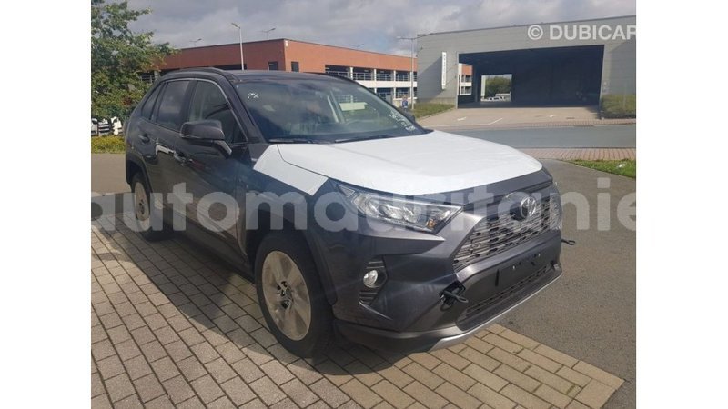 Big with watermark toyota rav4 adrar import dubai 2964