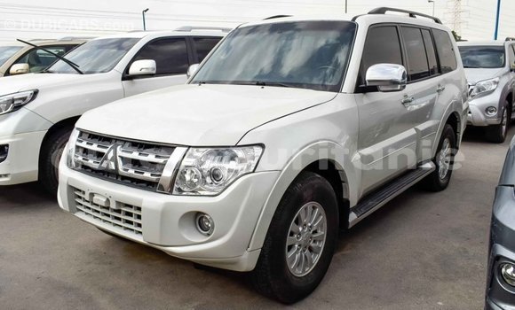 Acheter Import Voiture Mitsubishi Pajero Blanc à Import - Dubai, Adrar Acheter Import Voiture Mitsubishi Pajero Blanc à Import - Dubai, Adrar