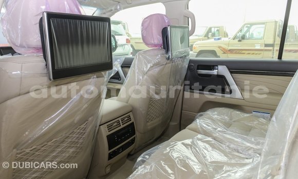 Acheter Import Voiture Toyota Land Cruiser Noir à Import - Dubai, Adrar Acheter Import Voiture Toyota Land Cruiser Noir à Import - Dubai, Adrar