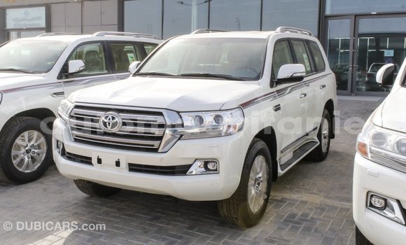 Acheter Import Voiture Toyota Land Cruiser Blanc à Import - Dubai, Adrar Acheter Import Voiture Toyota Land Cruiser Blanc à Import - Dubai, Adrar