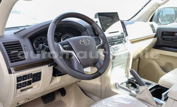 Acheter Import Voiture Toyota Land Cruiser Blanc à Import - Dubai, Adrar Acheter Import Voiture Toyota Land Cruiser Blanc à Import - Dubai, Adrar