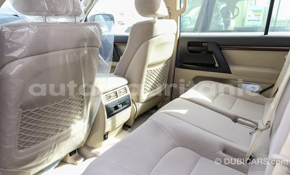 Acheter Import Voiture Toyota Land Cruiser Blanc à Import - Dubai, Adrar Acheter Import Voiture Toyota Land Cruiser Blanc à Import - Dubai, Adrar