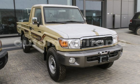 Buy Import Toyota Land Cruiser Beige Car in Import - Dubai in Adrar Buy Import Toyota Land Cruiser Beige Car in Import - Dubai in Adrar