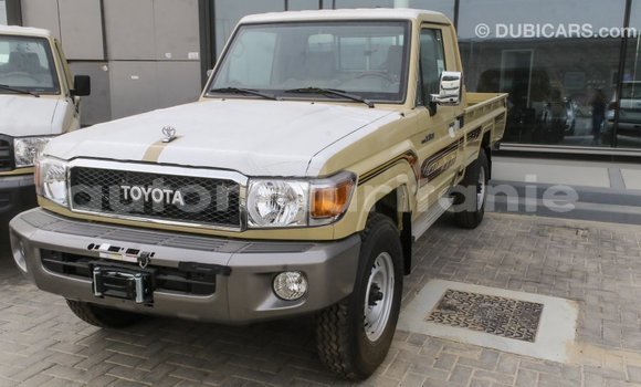 Buy Import Toyota Land Cruiser Beige Car in Import - Dubai in Adrar Buy Import Toyota Land Cruiser Beige Car in Import - Dubai in Adrar