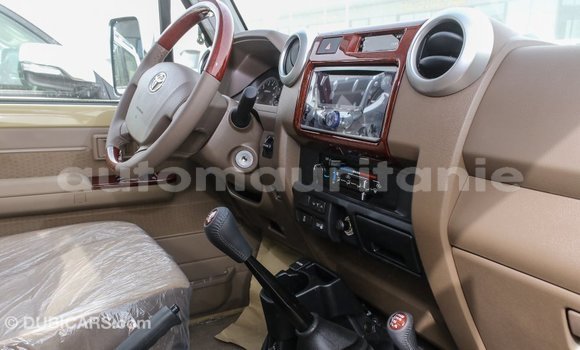 Buy Import Toyota Land Cruiser Beige Car in Import - Dubai in Adrar Buy Import Toyota Land Cruiser Beige Car in Import - Dubai in Adrar
