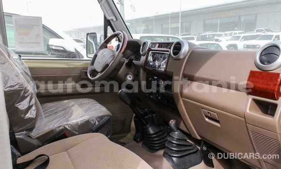 Buy Import Toyota Land Cruiser Beige Car in Import - Dubai in Adrar Buy Import Toyota Land Cruiser Beige Car in Import - Dubai in Adrar