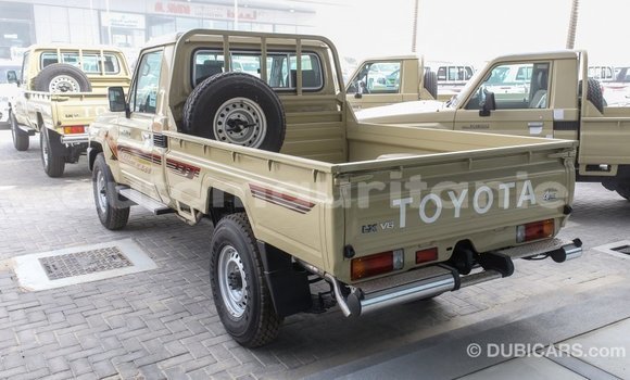 Buy Import Toyota Land Cruiser Beige Car in Import - Dubai in Adrar Buy Import Toyota Land Cruiser Beige Car in Import - Dubai in Adrar