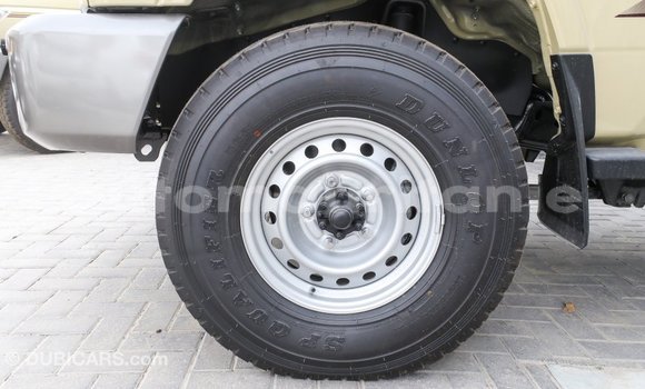Buy Import Toyota Land Cruiser Beige Car in Import - Dubai in Adrar Buy Import Toyota Land Cruiser Beige Car in Import - Dubai in Adrar