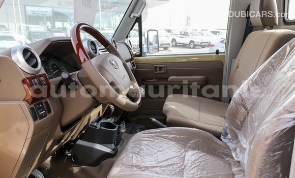 Acheter Import Voiture Toyota Land Cruiser Beige à Import - Dubai, Adrar Acheter Import Voiture Toyota Land Cruiser Beige à Import - Dubai, Adrar