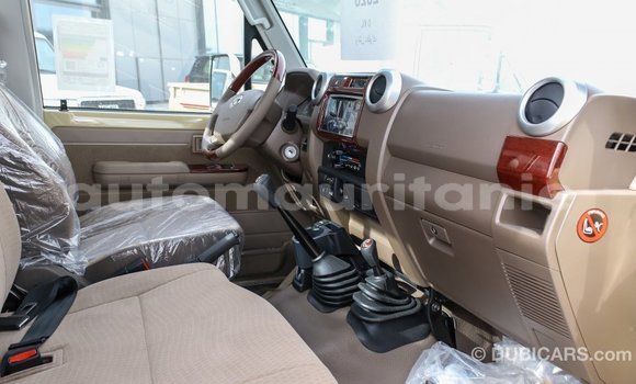Acheter Import Voiture Toyota Land Cruiser Beige à Import - Dubai, Adrar Acheter Import Voiture Toyota Land Cruiser Beige à Import - Dubai, Adrar