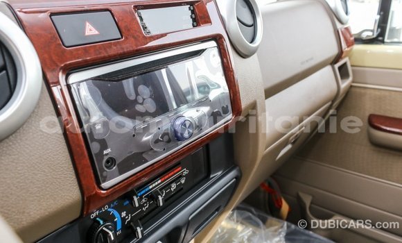 Acheter Import Voiture Toyota Land Cruiser Beige à Import - Dubai, Adrar Acheter Import Voiture Toyota Land Cruiser Beige à Import - Dubai, Adrar